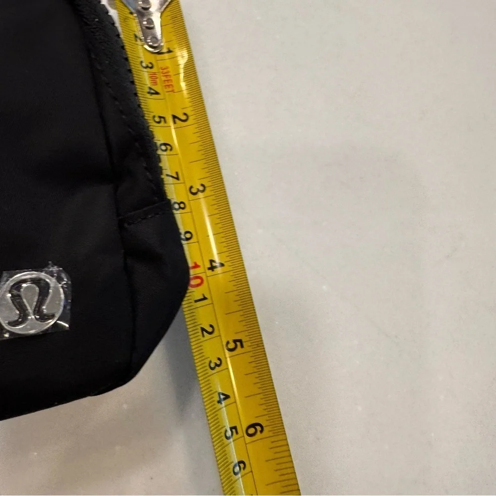 NEW LULULEMON Everywhere Belt Bag Black NWT Black & White Adjustable Strap